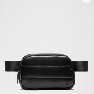Lululemon Everywhere Belt Bag 1L Wunder Puff Shine in Black